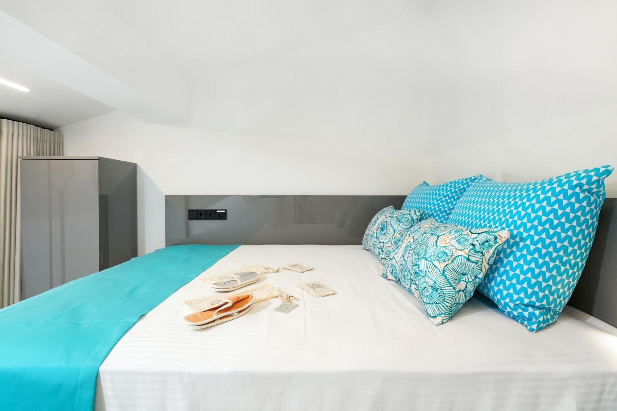 Mythodea Prive Luxury Suites Chrisi Ammoudia Exterior foto