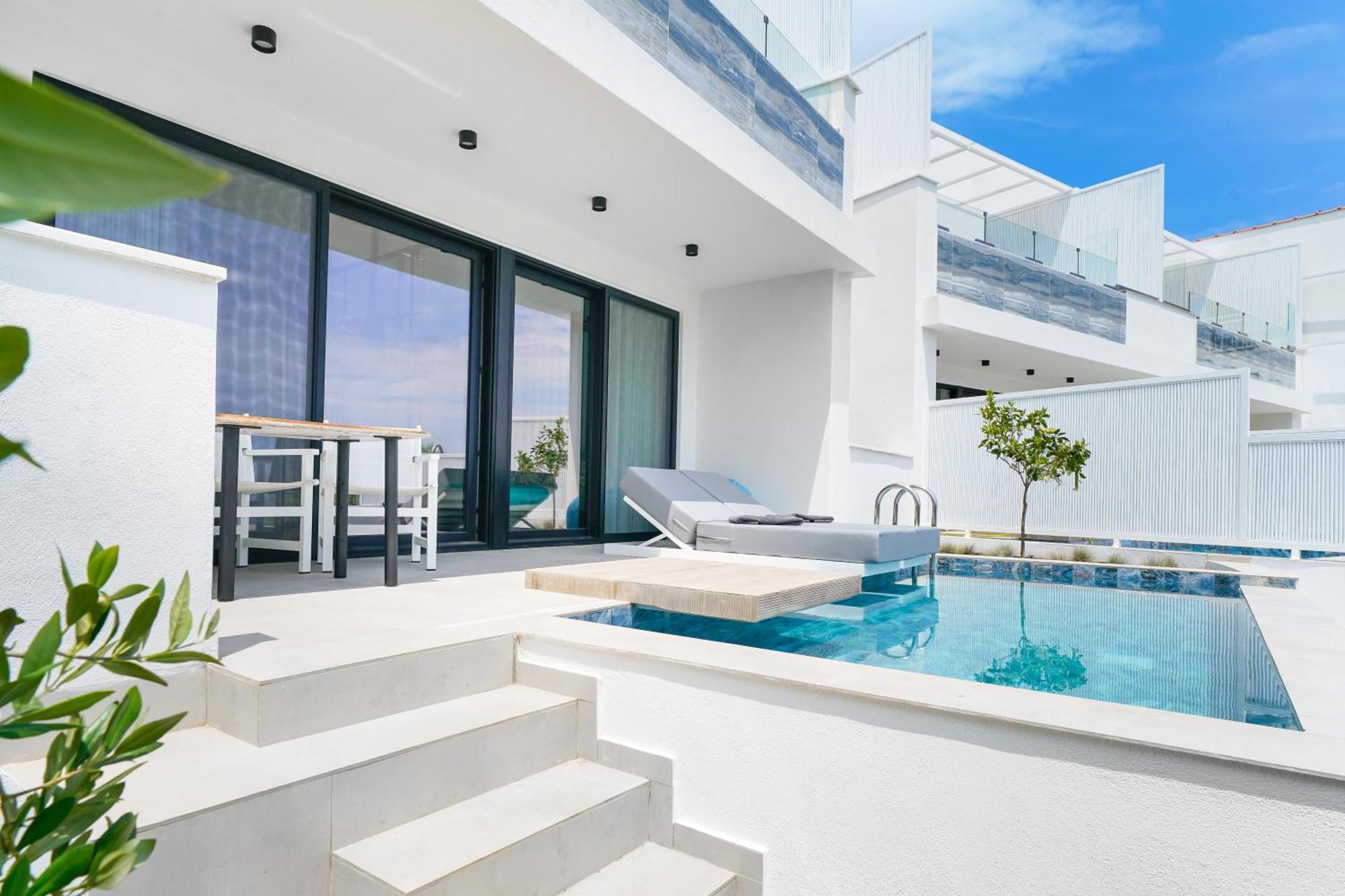 Mythodea Prive Luxury Suites Chrisi Ammoudia Exterior foto