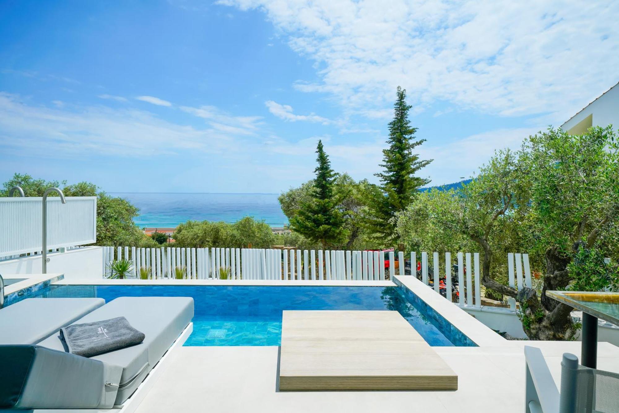Mythodea Prive Luxury Suites Chrisi Ammoudia Exterior foto
